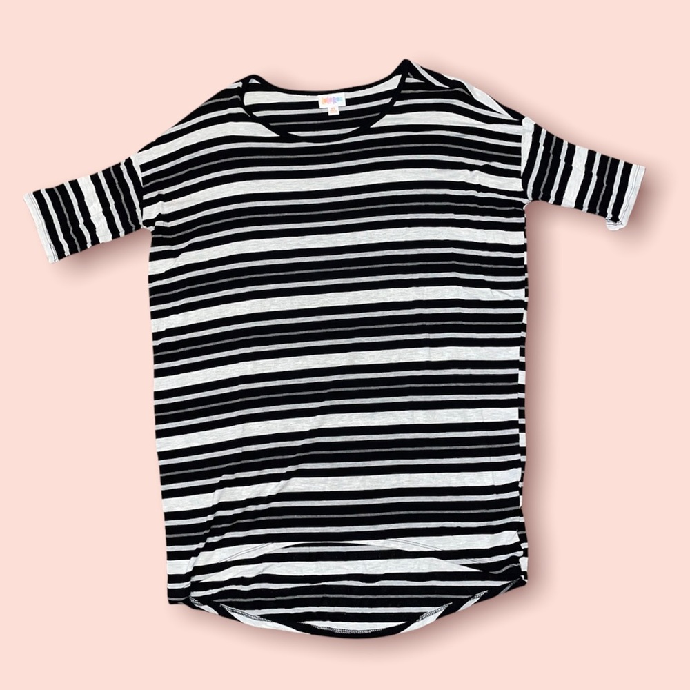 🎉HP🎉 LuLaRoe “Irma” tunic top XS